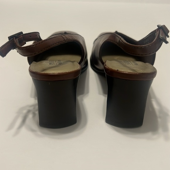 softflex hush puppies like new back strap size 7 brown - Picture 3 of 8